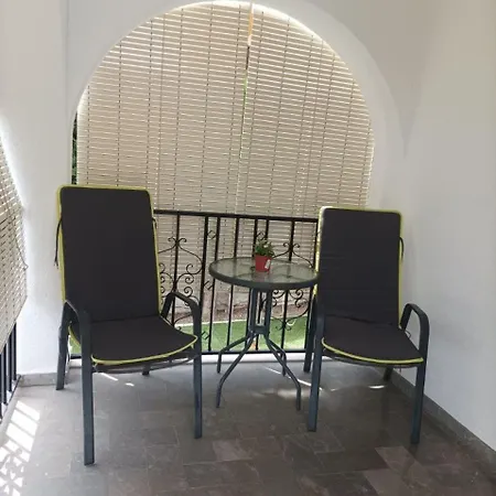 Casa Mariposas, Tranquilidad Junto A La Piscina Chalet