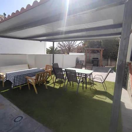 Casa Mariposas, Tranquilidad Junto A La Piscina Chalet Huetor Santillan